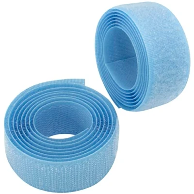 Immagine di Aerzetix C65944 Nastro/rotolo di scratch 25mm 1 metro auto aggrappante organizer/fermacavo striscia aggancio sacchetto indumento cinghia colore: blu cielo in poliammide e poliestere