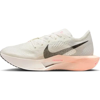 Immagine di NIKE Vaporfly 3, Sneaker Uomo, Sail Black Crimson Tint Guava Ice, 42.5 EU