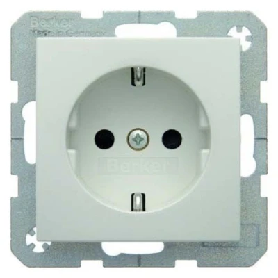 Immagine di Berker Presa Schuko Emb vite bianco pile Series S1/B3/B7 Ref. 6512510030
