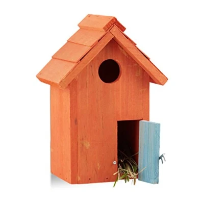 Immagine di Relaxdays Nido artificiale casetta per uccellini legno, appendere, porta piccola apertura HLP: 24,3 x 17 12 cm, arancio
