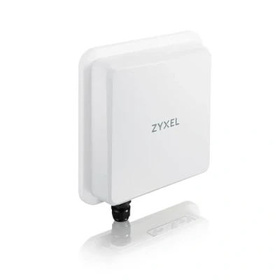 Immagine di Zyxel 5G Outdoor Router con PoE 4.67 Gbps Data Rate Antenna direzionale da 9 dBi per lunghe distanze Grado di protezione IP68 [Nebula FWA710]
