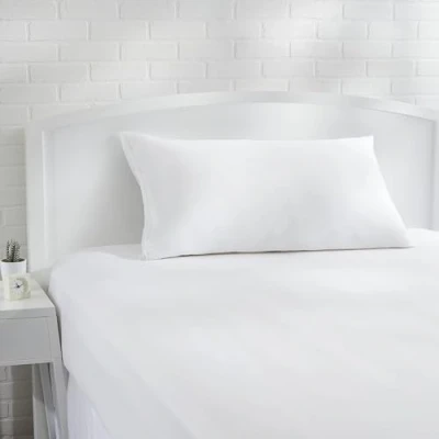Immagine di AmazonBasics Hypoallergenic Pillow Protector, White, 50x80cmx2