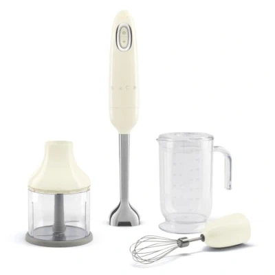 Immagine di Smeg, Frullatore a Immersione HBF03CREU, Funzione Turbo e Sistema di Taglio Flowblend, con Impugnatura Antiscivolo, Avvolgicavo Integrato, Accessori Inclusi, Potenza 700W, Crema