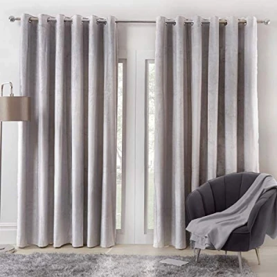 Immagine di Sienna Coppia di tende Capri in velluto opaco, con occhielli sulla parte superiore, completamente foderate, super morbide, colore: grigio argento, 116 x 137 cm (larghezza lunghezza)