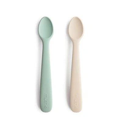 Immagine di Mushie Cucchiai da Alimentazione per Bambini Set di 2 in Silicone Senza BPA Lavabile Lavastoviglie Cambridge Blue