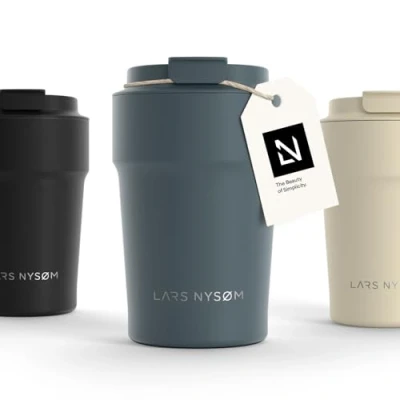 Immagine di LARS NYSØM Tazza Termica per caffè Thermo Coffee Mug to Go 380ml da Viaggio Senza BPA 0,38 Litri con Isolamento In Acciaio Inox e Tenuta stagna tè (Stone Blue, 380ml)