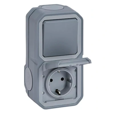 Immagine di LEGRAND, Plexo New 069746L Interruttore universale per ambienti umidi, 1 polo, con coperchio ribaltabile, IP44 IK07 (presa), IP55 (interruttore), colore: Grigio