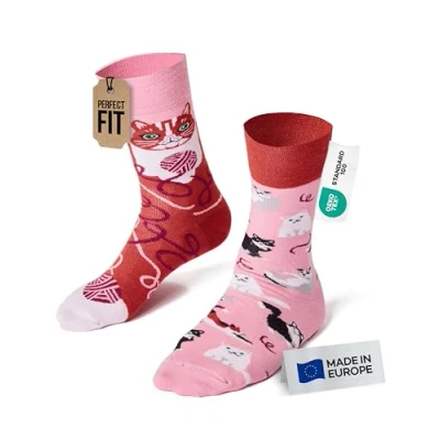 Immagine di Many Mornings Calzini Mismatched divertenti unisex Taglie 35 46 Idea regalo Made in EU Animali, Playful Cat, 38