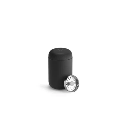 Immagine di Fellow Carter Move Tazza da viaggio caffè e tè in acciaio inox isolata a vuoto, interno ceramica protezione dagli schizzi Nero opaco 237 ml