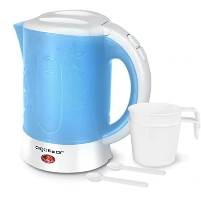 Immagine di Aigostar Mini Bollitore acqua Elettrico da Viaggio 0.6L, 650W, Boiler Piccolo Portatile, Spegnimento Automatico e Protezione, inclusi due 2 tazzine cucchiai, BPA Free, blu