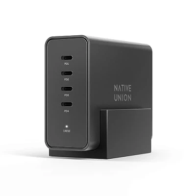 Immagine di Native Union Fast GaN Charger PD 140W Stazione di Ricarica da Scrivania 4 Porte Power Delivery 3.1 con Supporto Per MacBook Pro, iPad, iPhone, Pixel, Galaxy e Numerosi Dispositivi USB C