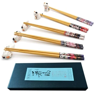 Immagine di 5 paia di bacchette e set supporto per bacchette, simpatico porta gatti fortunati gatti, riutilizzabili naturali in bambù stile giapponese classico (Cute cat)