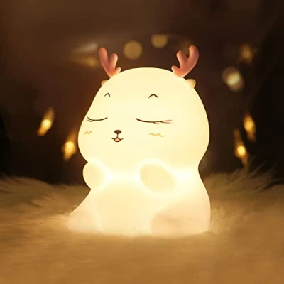 Immagine di Diboniur Luce Notturna Bambini, Lucina Notte Ricaricabile USB, 7 Colori LED Lampada Silicone Comodino Tocco per Cameretta Regalo Neonato (Cervo)