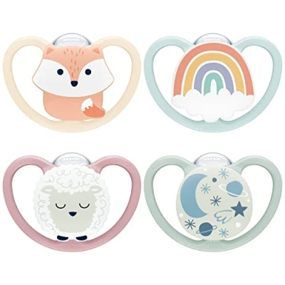 Immagine di NUK Space Day &amp; Night ciuccio 0 6 mesi Succhietti che si illuminano al buio con ventilazione extra per pelli delicate Silicone senza BPA Volpe Pecora 4 pezzi