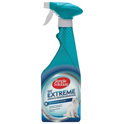 Immagine di Simple Solution Extreme Cat Stain And Odour Remover Detergente Enzimatico con Potere pulente 3X PRO Bacteria Confezione da 4 Pezzi (2 Litri)