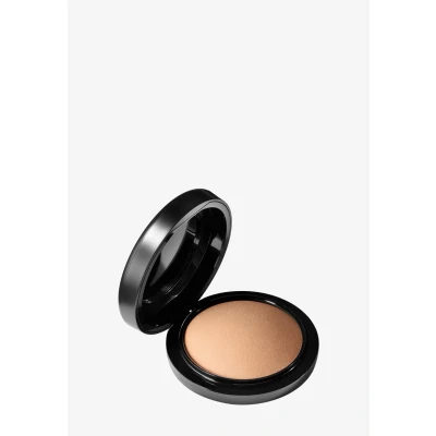Immagine di MAC Mineralize Skinfinish Natural Medium Tan 10 g