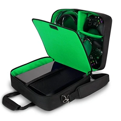 Immagine di USA Gear Custodia Compatibile con Xbox One/Xbox One X Borsa da Viaggio per Console, Controller, Giochi e Altro Tracolla Regolabile, Tasche Portaoggetti Interni Personalizzabili Verde