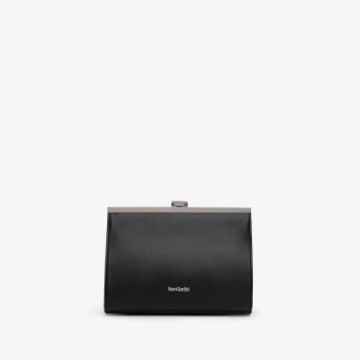 Immagine di NeroGiardini E343006DE Clutch Da Donna In Materiale Tecnico Nero PZ EU