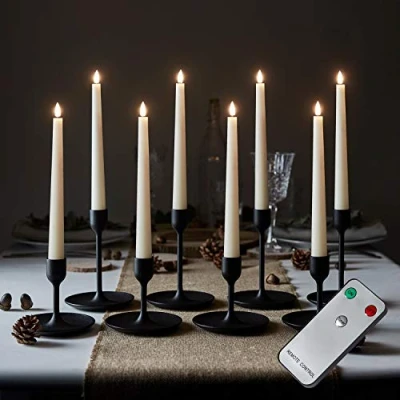 Immagine di Lights4fun TruGlow® Set di 8 Candele Sottili LED a Pile in Cera Bianca con Stoppino e Fiamma Realistica Telecomando