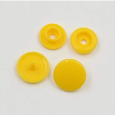 Immagine di Uteruik T5 Set di 100 bottoni automatici in plastica KAM Snap per abbigliamento, colore: Giallo