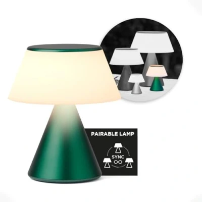 Immagine di Lexon LUMA M Lampada da tavolo a LED senza fili, con dimmer e sincronizzazione multi lampade, 9 colori di luce, per ufficio, camera letto comodino, colore: verde scuro