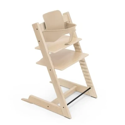 Immagine di Seggiolone Tripp Trapp di Stokke, Natural Include Sedia + Baby Set 2 per bambini tra 6 36 mesi Regolabile, Ergonomico e Facile da pulire