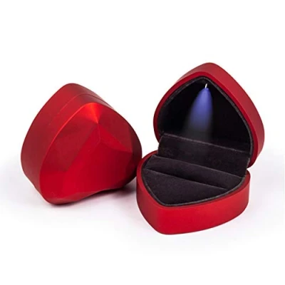 Immagine di Pcscevcr Scatola in velluto per anelli di fidanzamento a forma cuore, con luce LED, proposte fidanzamento, matrimonio, confezione regalo (rosso)
