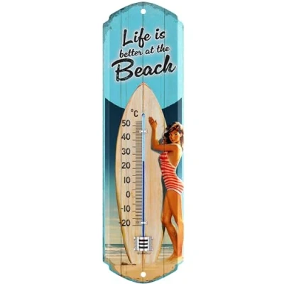 Immagine di LANOLU Targa in metallo con termometro retrò Life is better at the Beach, surf e spiaggia, decorazione giardino, piscina piscina, regali campeggiatori, analogico 8 x 28 cm
