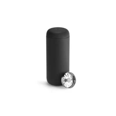 Immagine di Fellow Carter Move tazza da viaggio con isolamento sottovuoto in acciaio inox per caffè e tè, interno ceramica paraspruzzi, colore: nero opaco, 453,6 ml