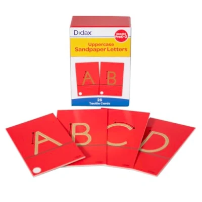 Immagine di DIDAX Lettere maiuscole in Carta vetrata tattile, Sabbia, Multicolore, 4 1/4 X 2 5/8