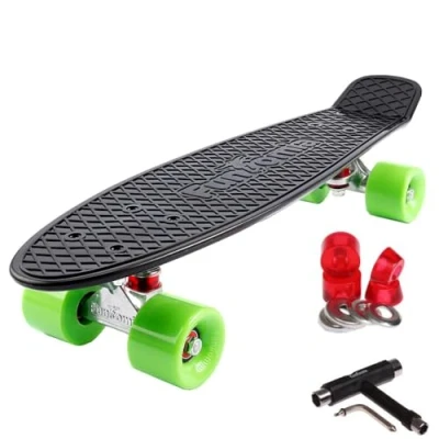 Immagine di FunTomia Skateboard Retro 57cm Mini Cruiser in plastica e ruote Skate board con stile anni 70 strati di acero (nero/verde senza LED + T Tool)