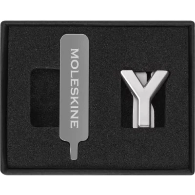 Immagine di Moleskine Pin per Taccuino o Agenda Lettera Y, Spilla Lettere, Personalizza la Chiusura con Elastico, Idee Regalo Personalizzato, Colore Argento