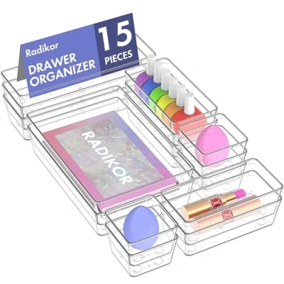 Immagine di Radikor Organizer Cassetti 15 Pezzi, Trucchi in Plastica Trasparente, Bagno Impilabili di 4 Dimensioni, Contenitori per Bagno, Cucina, Trucchi, Scrivania