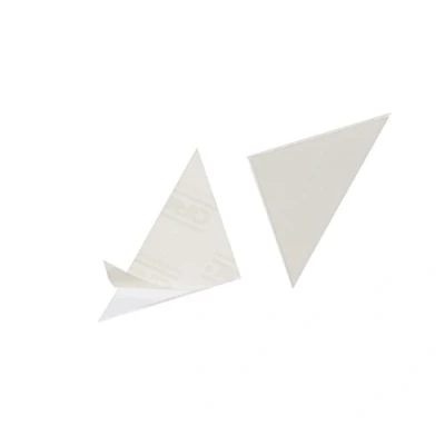 Immagine di Buste triangolari autoadesive Cornerfix 75 x mm, confezione da 100 pezzi