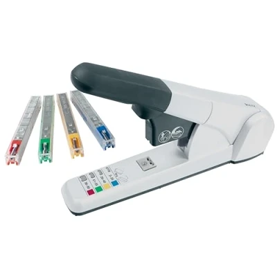 Immagine di Leitz Cucitrice da Ufficio ad Elevata Capacità fino a 80 Fogli, Argento, Design Ergonomico, Include Cartucce per Punti, 55510084