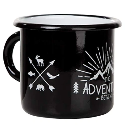 Immagine di The Adventure Begins Tazza smaltata di alta qualità con design outdoor, leggera e infrangibile, per campeggio trekking MUGSY.de 330ml