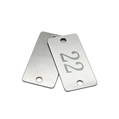 Immagine di Targhette numerate rettangolari in acciaio inox con due fori (1 50)