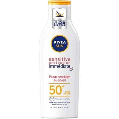 Immagine di NIVEA SUN Latte solare Sensitive protezione immediata FPS 50+ (1 x 200 ml), non profumata &amp; resistente all&#039;acqua, texture leggera grassa per pelli sensibili