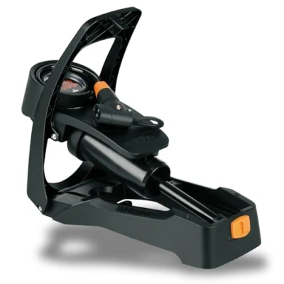 Immagine di SKS GERMANY AIRSTEP DIGI pompa a pedale con manometro digitale (con attacco MULTI VALVE, alta precisione di misurazione, preciso LED, pressione massima: 7 bar/102 psi), nero