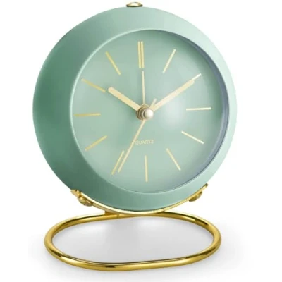 Immagine di Azyh Sveglia analogica con grazioso design semplice, orologio da tavolo retrò luce notturna, silenzioso, non ticchettio, funzionamento a batteria, per bambini, camera letto, viaggi, cucina,