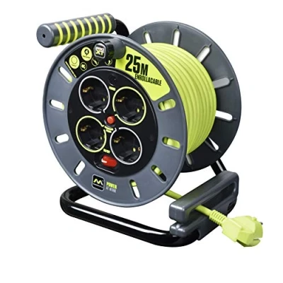 Immagine di Masterplug Pro XT cavo di prolunga a quattro prese con impugnatura avvolgimento, taglio termico e interruttore alimentazione, ad alta visibilità da 25 metric