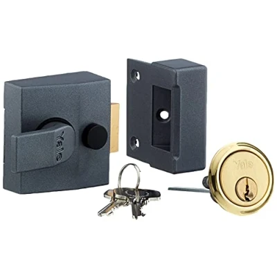 Immagine di Yale Locks P85 Serratura di sicurezza Nightlatch, finitura in ottone, DMG, 40 mm