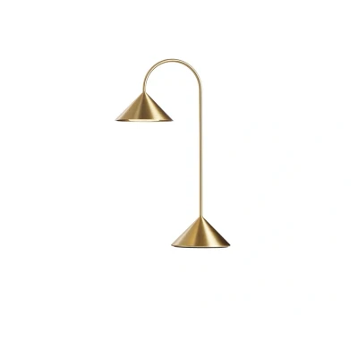 Immagine di Lampada LED da tavolo Grasp di FRANDSEN, colore ottone, altezza 47 cm