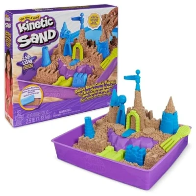 Immagine di Kinetic Sand, Playset Regno di Sabbia, 1,13 kg Sabbia Effetto Spiaggia, Formine e Accessori, Giochi Creativi per Bambini Bambine, 3+ Anni