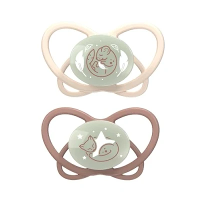 Immagine di NIP Butterfly: ciuccio luminoso delicato sulla pelle e sui denti, tettarella piatta, morbido flessibile, disco extra leggero permeabile all&#039;aria, senza BPA, sostenibile, con scatola, 5 18 mesi,
