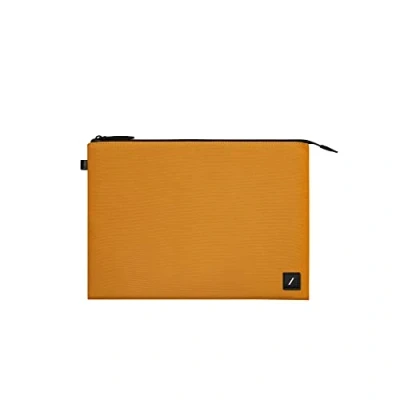 Immagine di Native Union Custodia Per MacBook W.F.A 14 Sottile Minimalista in Materiali Riciclati con Protezione a 360 Gradi Compatibile Pro M2/M3, 13 M2 &amp; Air 13&quot; M2(2022)Kraft