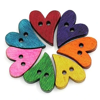 Immagine di Amoyer 100pcs Legno Bottoni a Forma di Cuore Tasti Cucito 2 Fori Pulsanti per Il Scrapbooking del Mestiere Decorativo