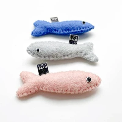 Immagine di LucyBalu Sardines I Giocattolo per gatti con erba gatta, in feltro naturale (100% lana di pecora), realizzato a mano