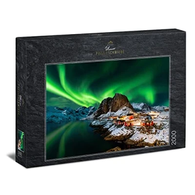 Immagine di Ulmer Puzzleschmiede Puzzle Norvegia &quot;Aurora Borealis 2000 pezzi di luci polari sopra il villaggio pescatori Hamnoy, Lofoten,