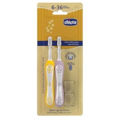 Immagine di Chicco Set 2 Spazzolini da Denti per Bambini, Con Testina Arrotondata, Setole Morbide Delicate su Gengive e Dentini, Ampio Manico Antiscivolo, Coprisetole Incluso, 6 36 Mesi, Pezzi, Bimba